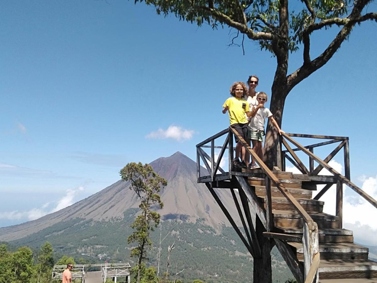 Arnolds Familly Homestay Bajawa Bagian luar foto