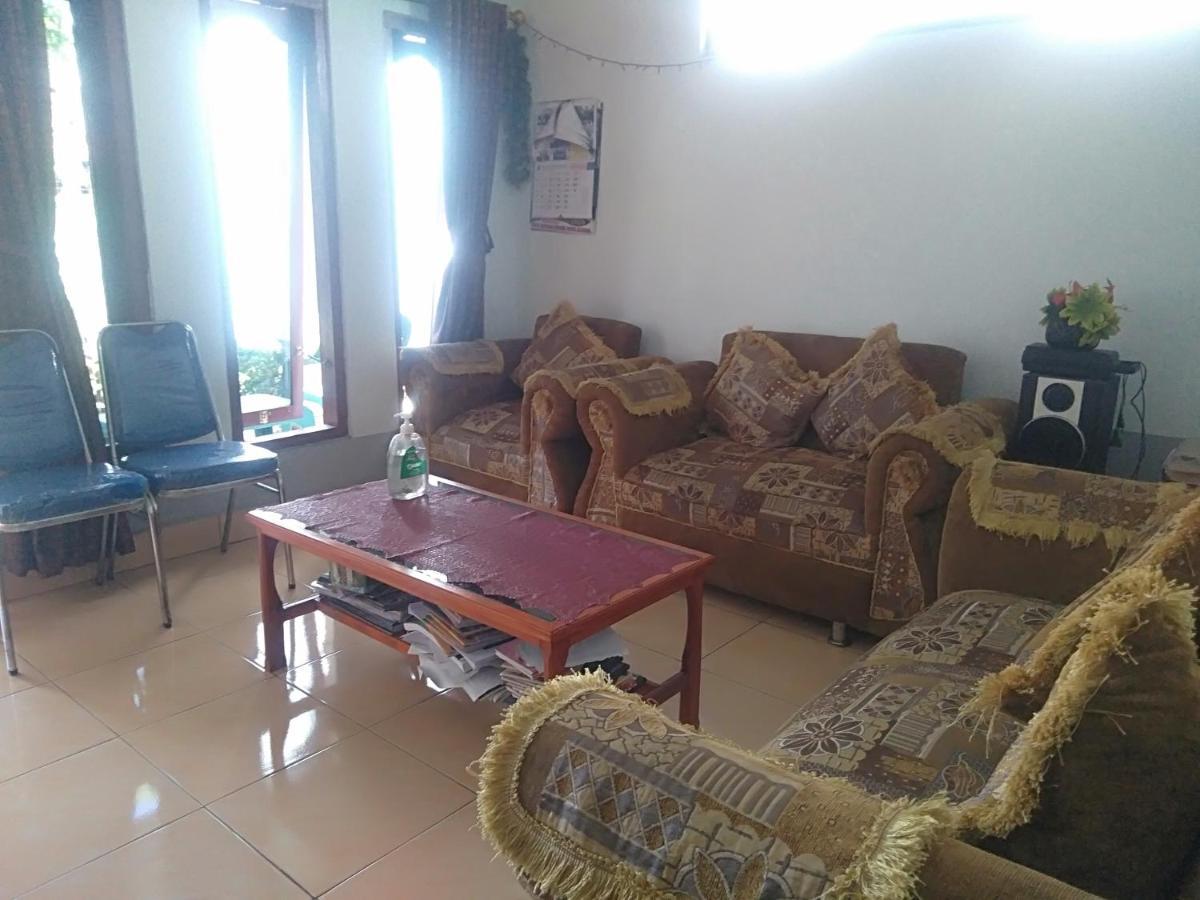 Arnolds Familly Homestay Bajawa Bagian luar foto