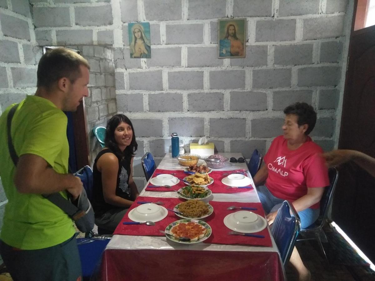 Arnolds Familly Homestay Bajawa Bagian luar foto