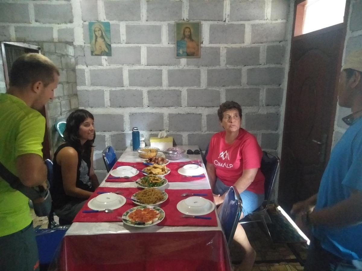 Arnolds Familly Homestay Bajawa Bagian luar foto