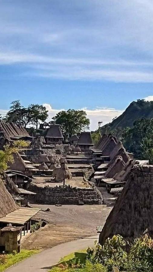 Arnolds Familly Homestay Bajawa Bagian luar foto