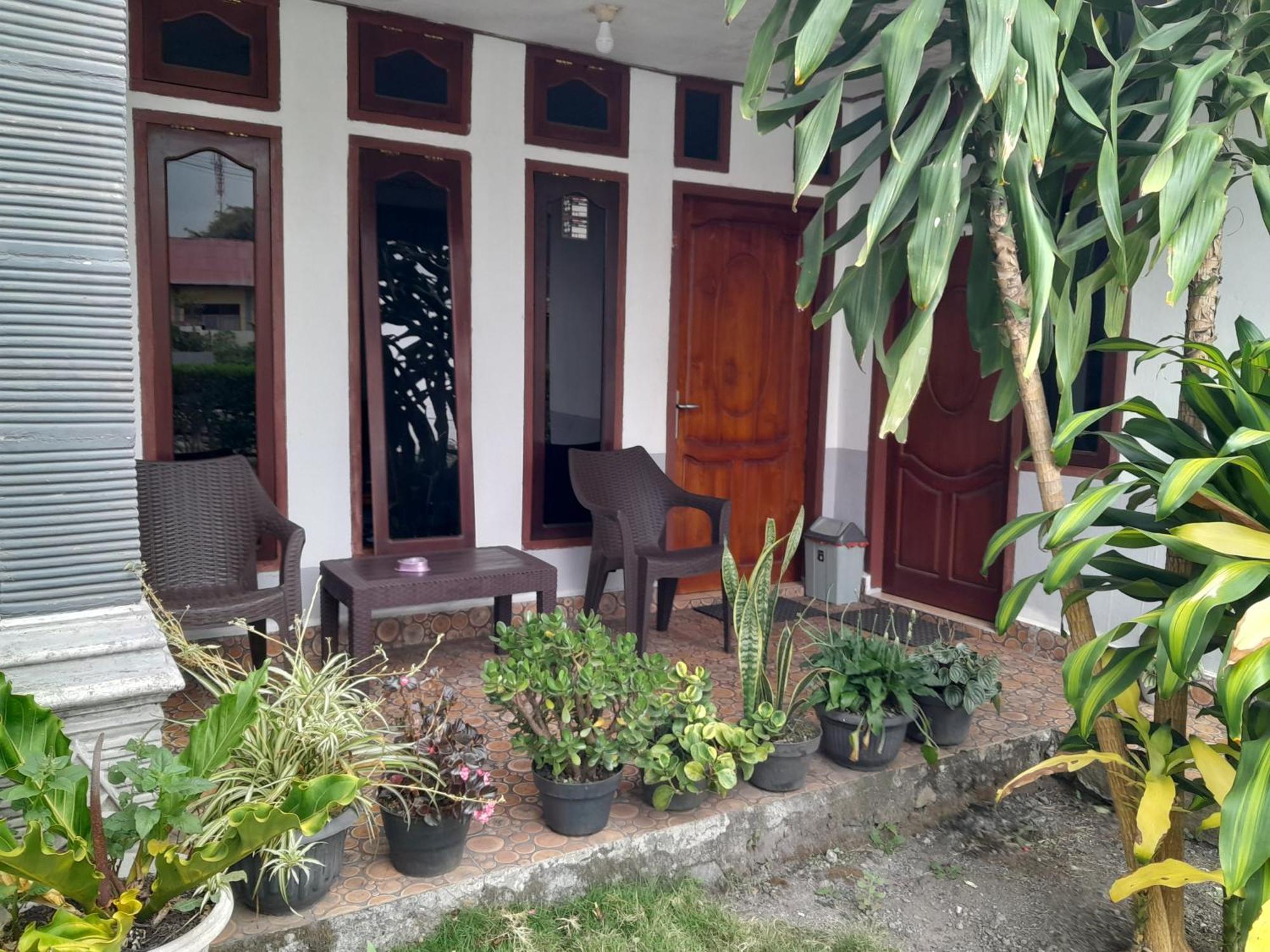 Arnolds Familly Homestay Bajawa Bagian luar foto