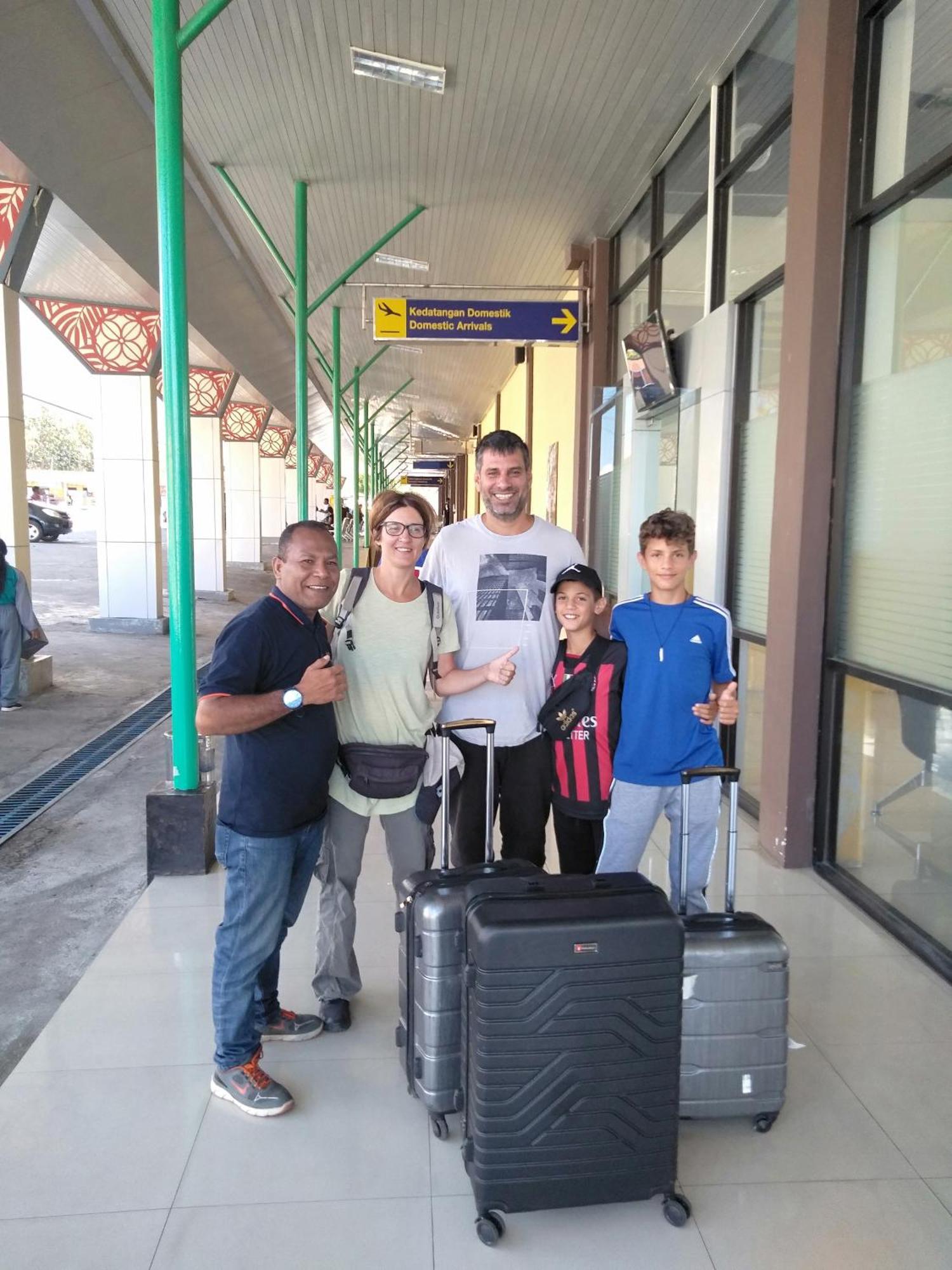 Arnolds Familly Homestay Bajawa Bagian luar foto